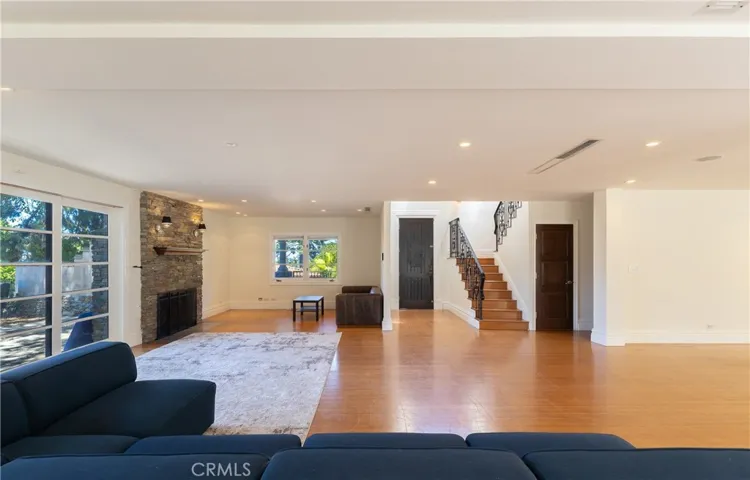 3441 White Rose, Los Angeles, California 91436