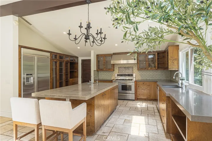 3441 White Rose, Los Angeles, California 91436