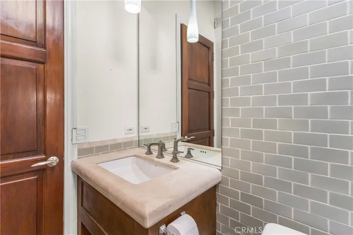 3441 White Rose, Los Angeles, California 91436