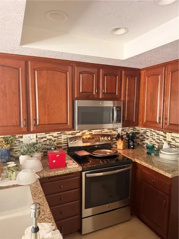 933 Creekside Dr. 126, Fullerton, California 92833