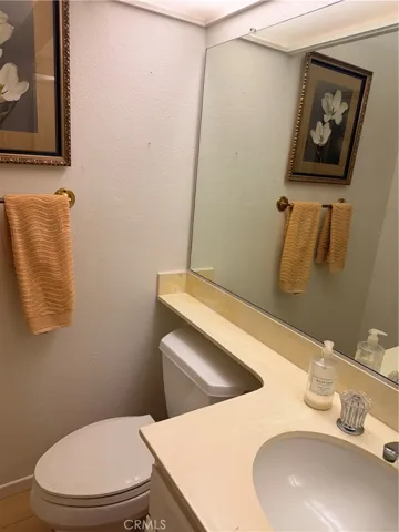 933 Creekside Dr. 126, Fullerton, California 92833