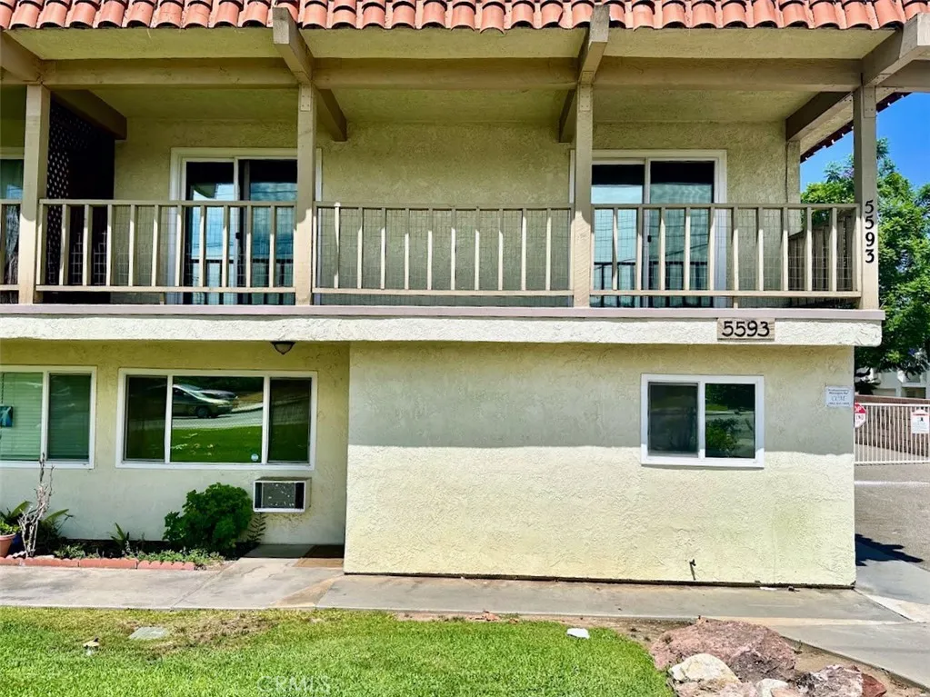 5593 Pioneer Blvd