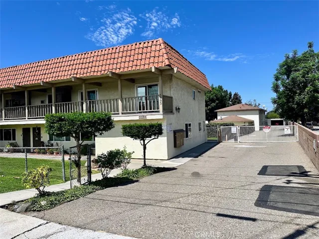 5593 Pioneer Boulevard 1, Whittier, California 90601