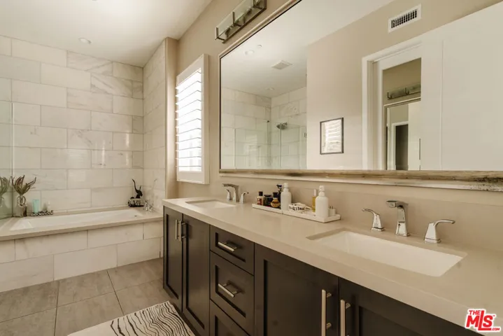 12765 Bluff Creek Drive 1, Los Angeles, California 90094