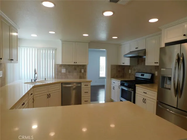 8312 Kingsdale, Huntington Beach, California 92646