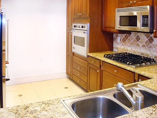 10640 Woodbridge Street 107, Toluca Lake, California 91602
