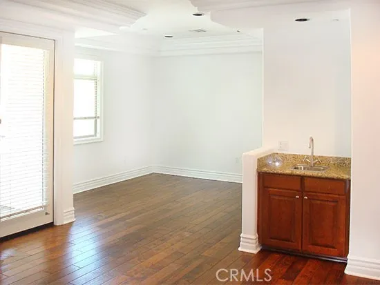 10640 Woodbridge Street 107, Toluca Lake, California 91602