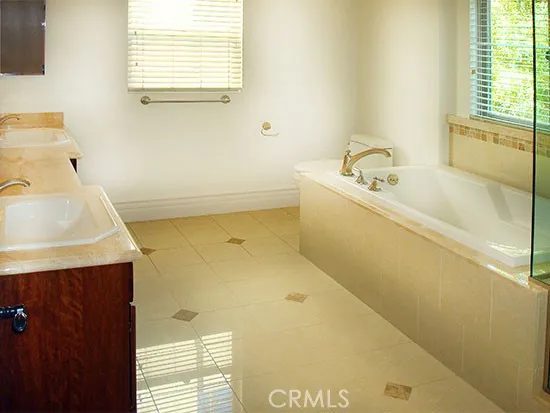 10640 Woodbridge Street 107, Toluca Lake, California 91602