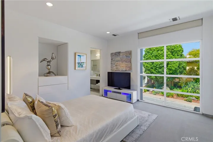811 John, Manhattan Beach, California 90266