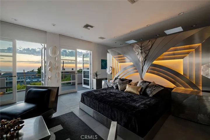 811 John, Manhattan Beach, California 90266