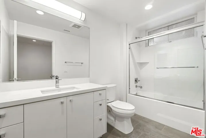 4240 Laurel Canyon Boulevard 105, Studio City, California 91604