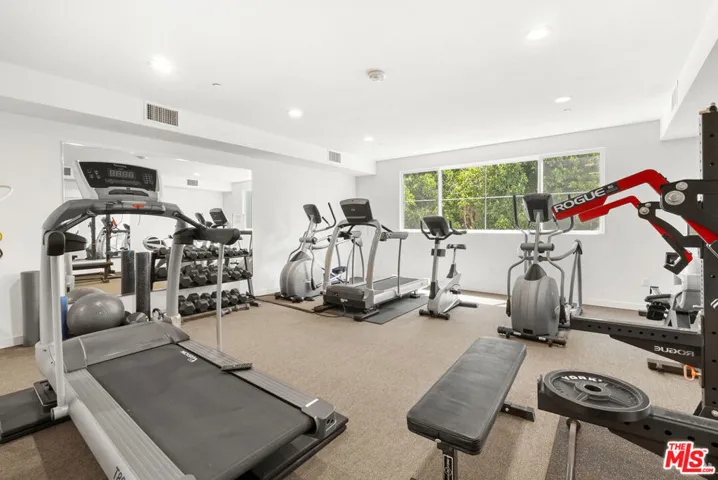 4240 Laurel Canyon Boulevard 105, Studio City, California 91604