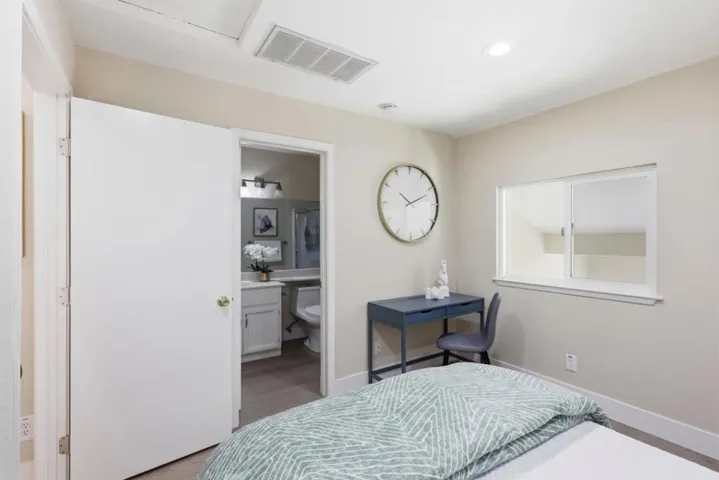 585 Shoal Circle, Redwood City, California 94065