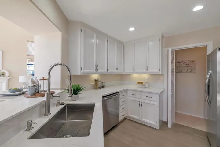 585 Shoal Circle, Redwood City, California 94065