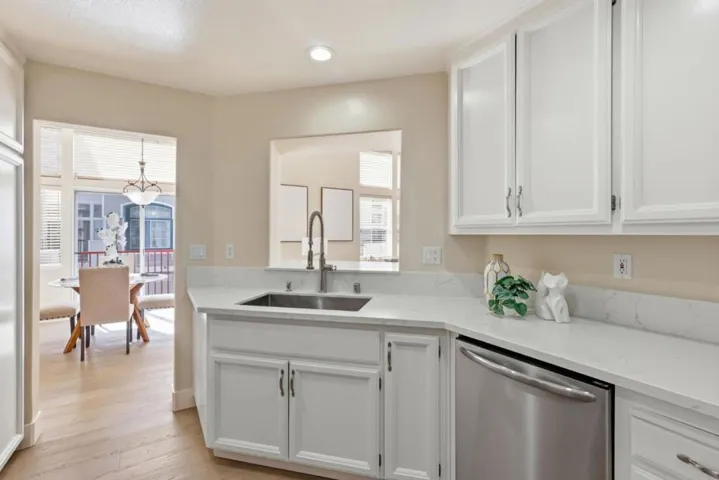 585 Shoal Circle, Redwood City, California 94065