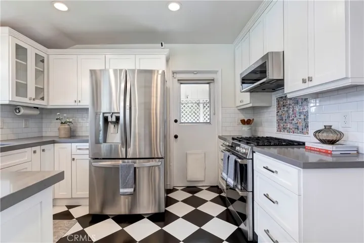 5429 Columbus Avenue, Sherman Oaks, California 91411