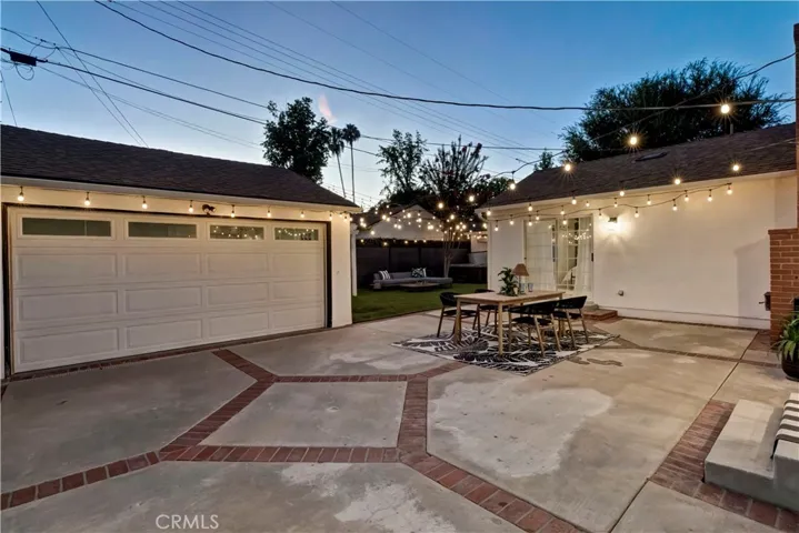 5429 Columbus Avenue, Sherman Oaks, California 91411