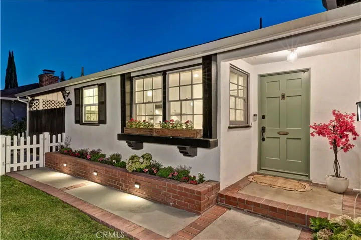 5429 Columbus Avenue, Sherman Oaks, California 91411