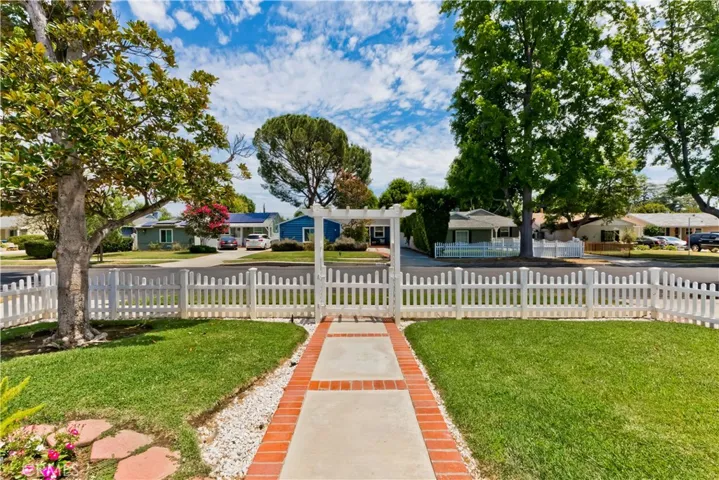 5429 Columbus Avenue, Sherman Oaks, California 91411