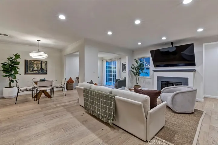 5429 Columbus Avenue, Sherman Oaks, California 91411