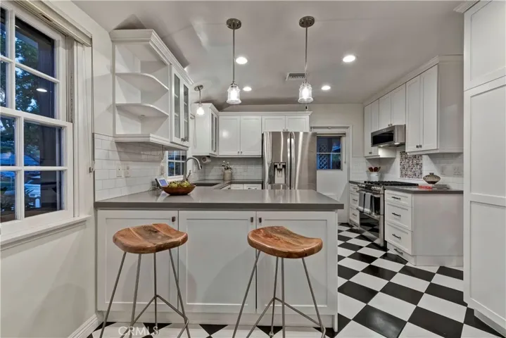 5429 Columbus Avenue, Sherman Oaks, California 91411