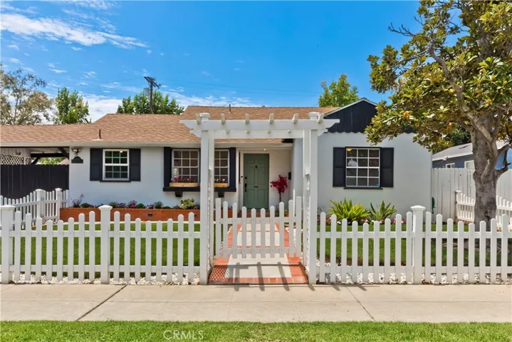 5429 Columbus Avenue, Sherman Oaks, California 91411