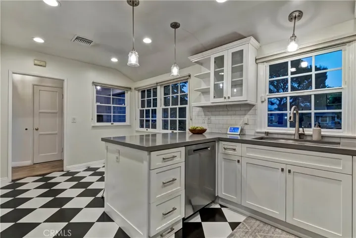 5429 Columbus Avenue, Sherman Oaks, California 91411