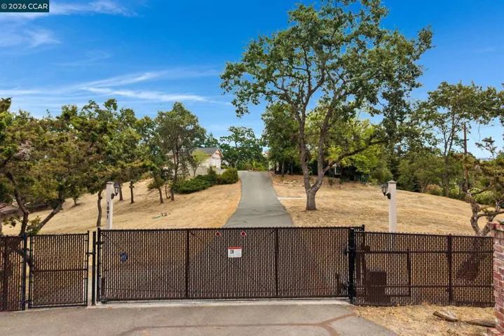 1891 Meadow Lane, Walnut Creek, California 94595