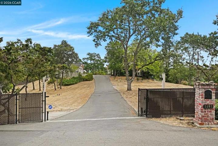 1891 Meadow Lane, Walnut Creek, California 94595