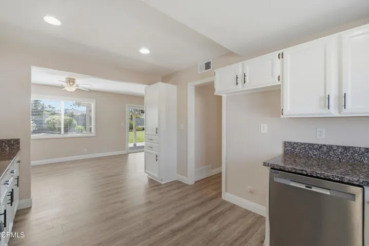 14_kitchen
