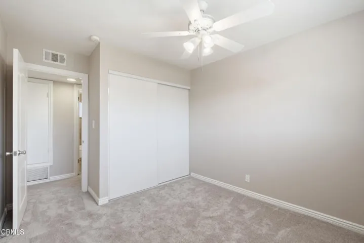 22_bedroom