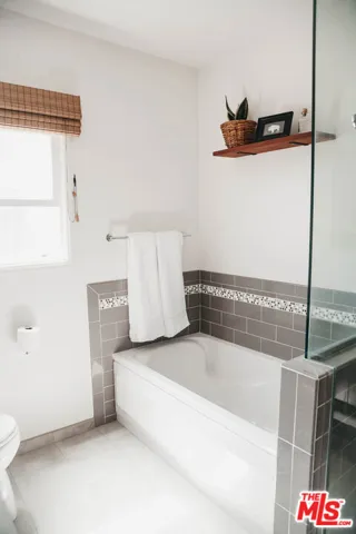 3016 Oakhurst Avenue, Los Angeles, California 90034