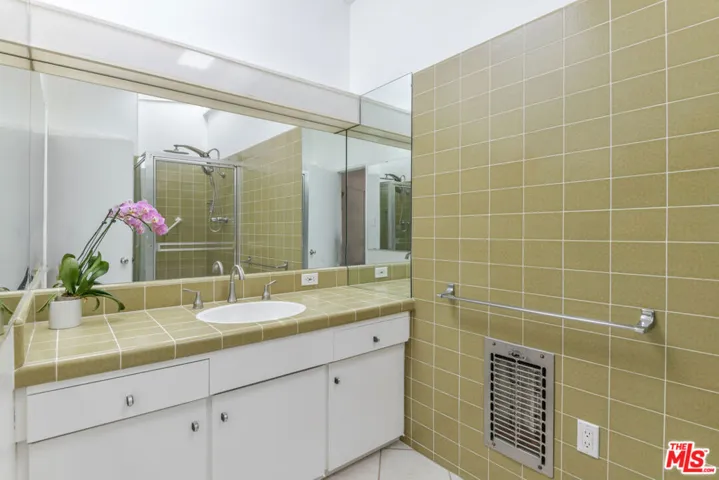 738 Hanley Avenue, Los Angeles, California 90049
