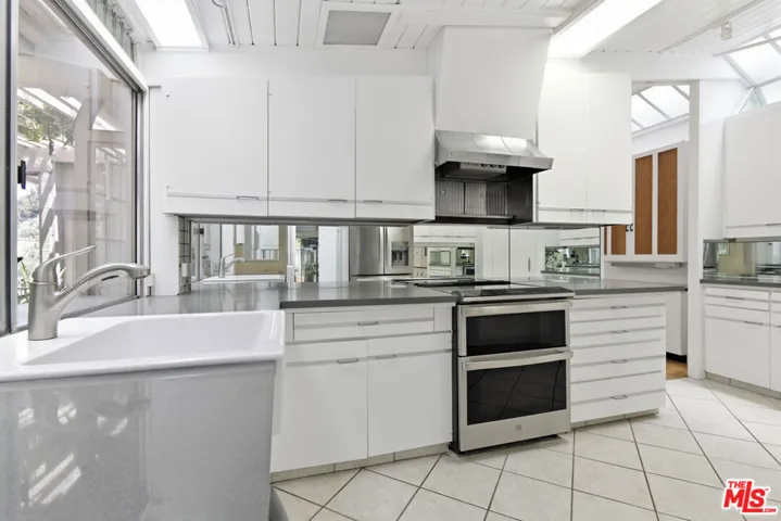 738 Hanley Avenue, Los Angeles, California 90049