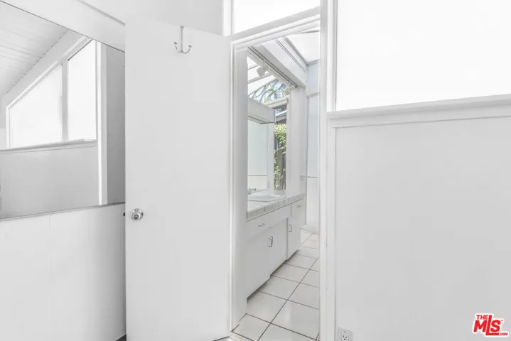 738 Hanley Avenue, Los Angeles, California 90049