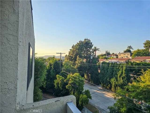 1310 Roxbury Drive 302, Los Angeles, California 90035