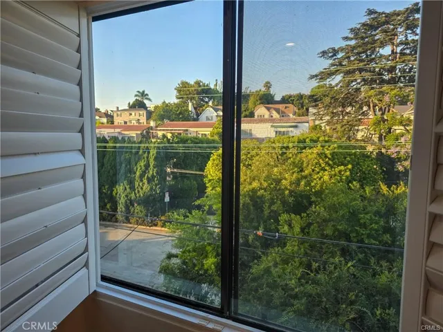 1310 Roxbury Drive 302, Los Angeles, California 90035