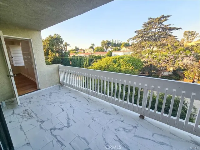 1310 Roxbury Drive 302, Los Angeles, California 90035