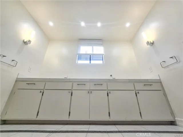 1310 Roxbury Drive 302, Los Angeles, California 90035
