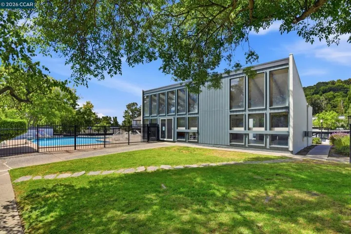 2087 Ascot Dr 124, Moraga, California 94556