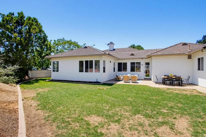 820 Culloden Court, Fallbrook, California 92028