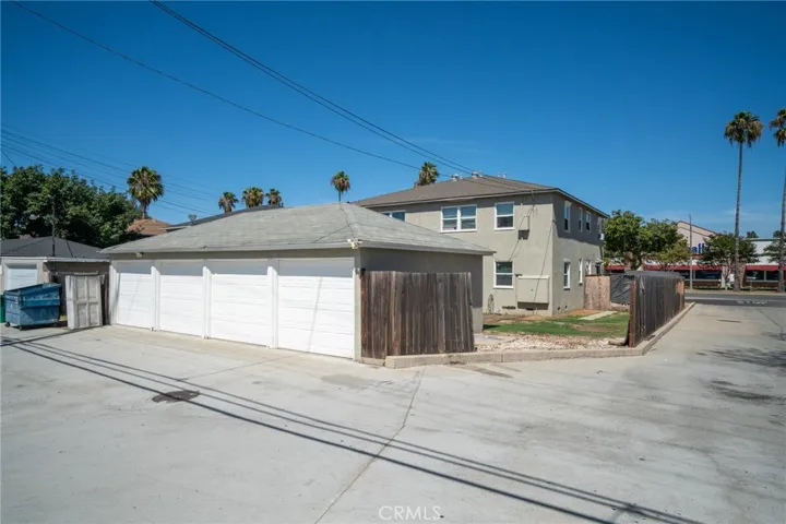 4445 Atlantic Avenue, Long Beach, California 90807