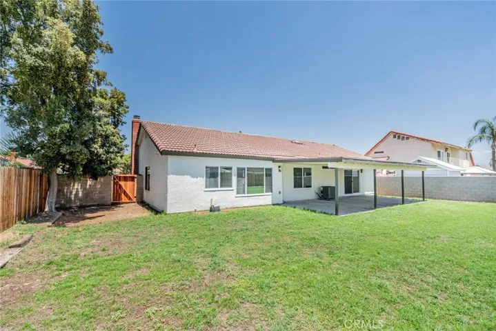 1041 Sunset Circle, Rialto, California 92376