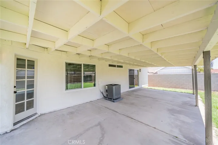 1041 Sunset Circle, Rialto, California 92376