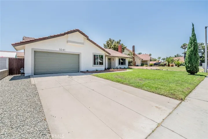 1041 Sunset Circle, Rialto, California 92376