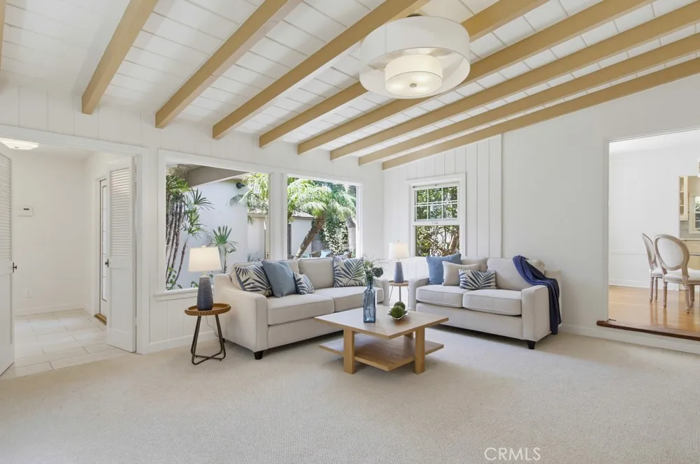 Light, bright and gorgeous high ceilings
