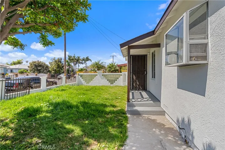 2521 W Stanford, Santa Ana, California 92704
