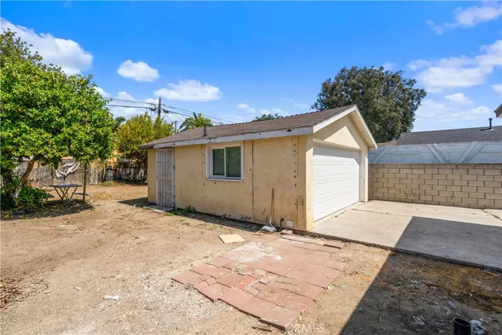 2521 W Stanford, Santa Ana, California 92704