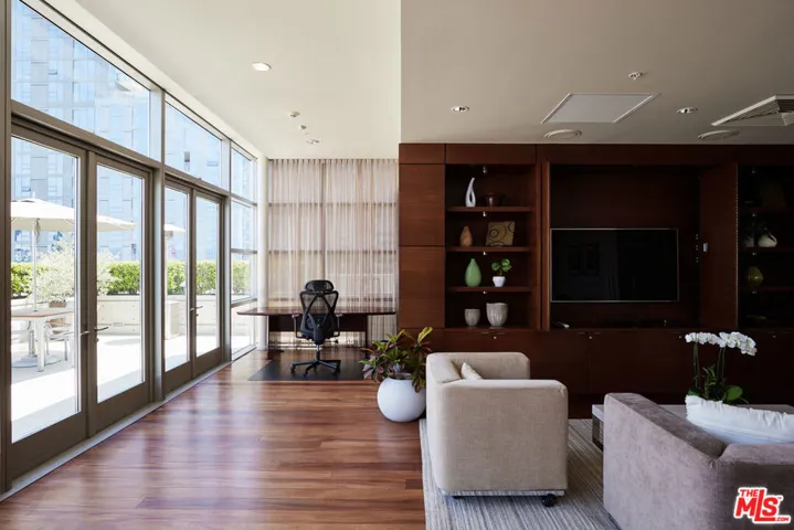 1155 S Grand Avenue 1307, Los Angeles, California 90015