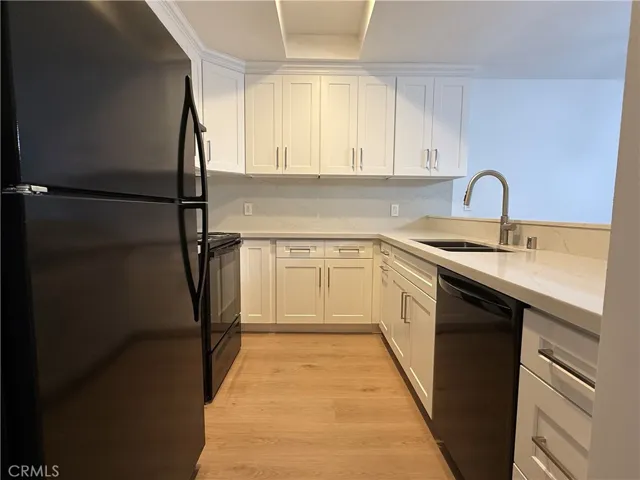 Entry to kitchen.